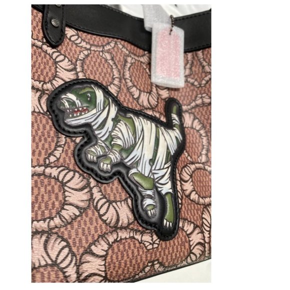 COACH X MICHAEL B. JORDAN FIELD TOTE 22 IN MUMMIFIED SIGNATURE CANVAS WITH REXY - Picture 7 of 9